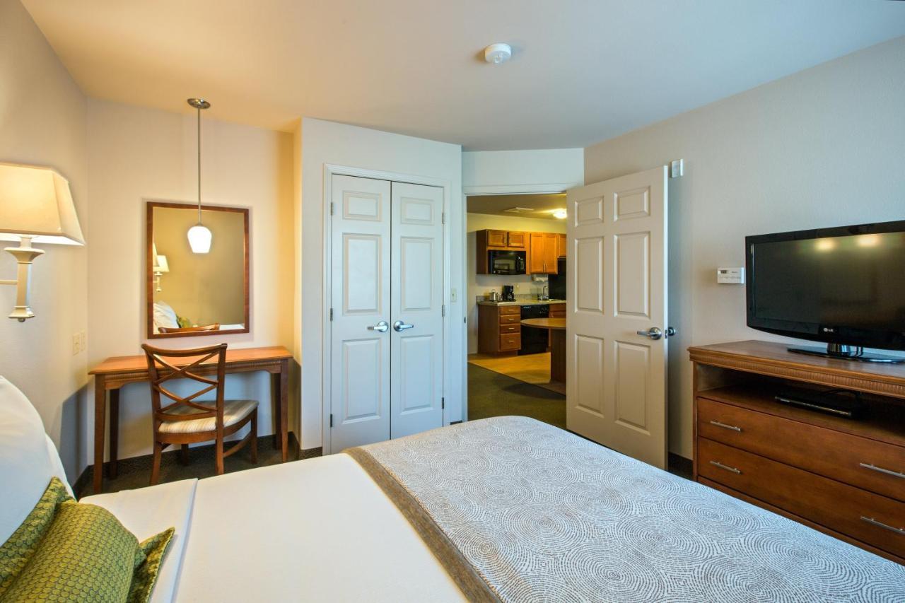 Candlewood Suites Lakewood, An Ihg Hotel Exterior photo